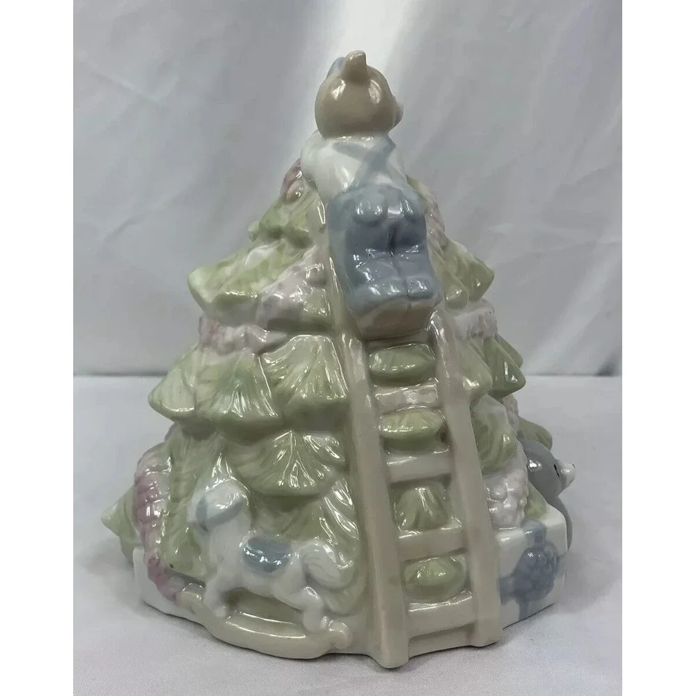 Christmas Music Tree Made Of Ceramic‎ Plays 